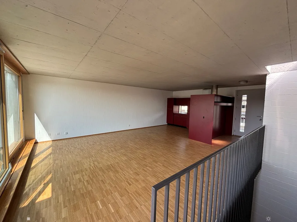 Helle 4.5-Zimmer-Duplexwohnung mit Balkon in Biel