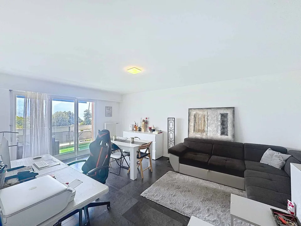 Appartement de 1 pièce - 33.5 m2 avec grand balcon et garage box