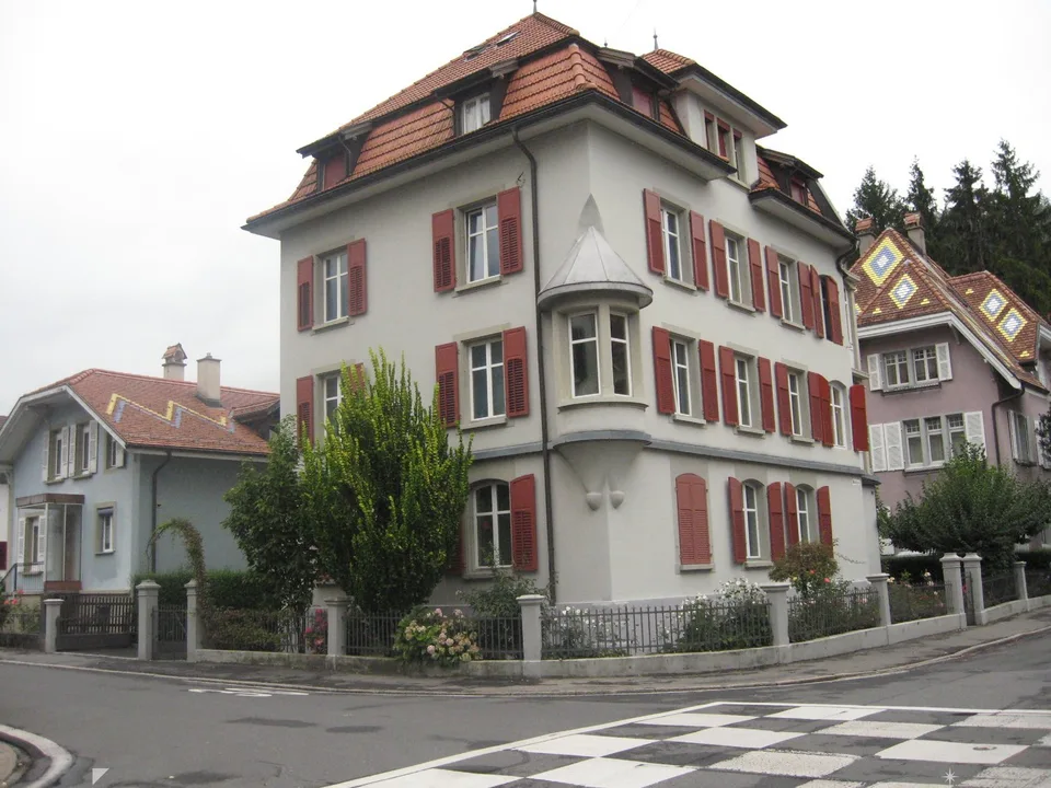 4.5 Room Old Building Apartment
