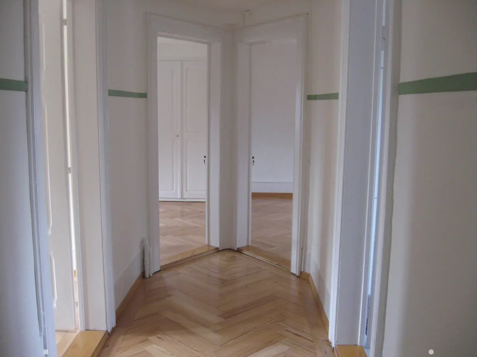 4.5 Room Old Building Apartment