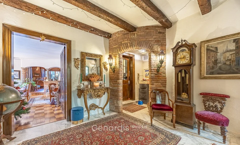 Elegant Villa with Pool and Panoramic View on Collina d'Oro