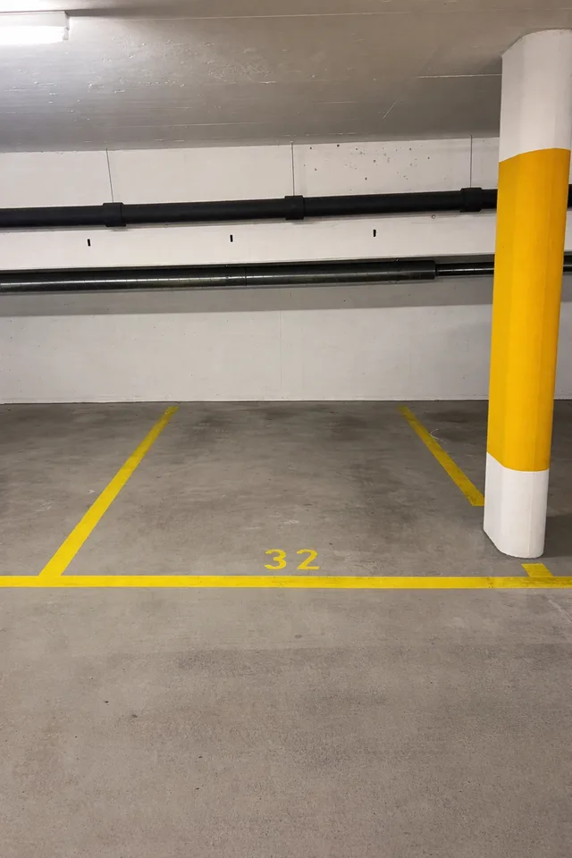 Tiefgaragenplätze in Bergdietikon