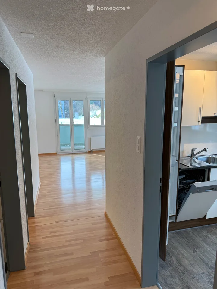 Spacious 3.5-room apartment in a sunny location with balcony & view