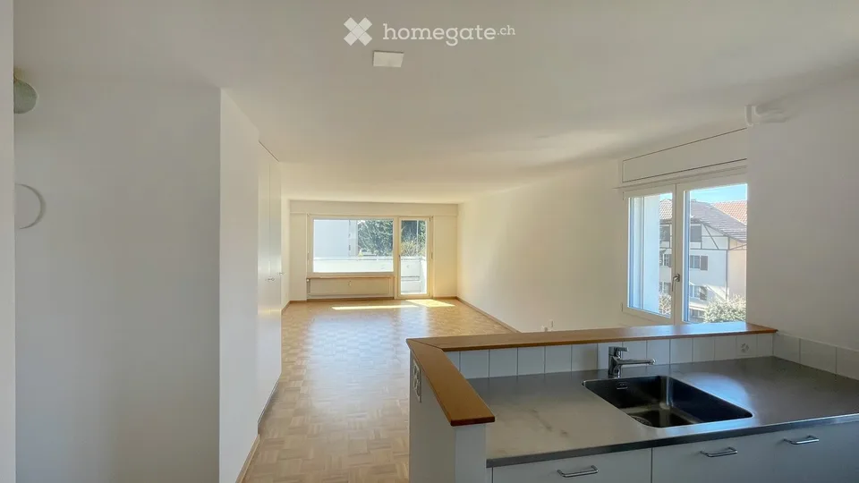 Helle 4.5-Zimmer-Wohnung mit Balkon in Lyss, ab 01.10.2026