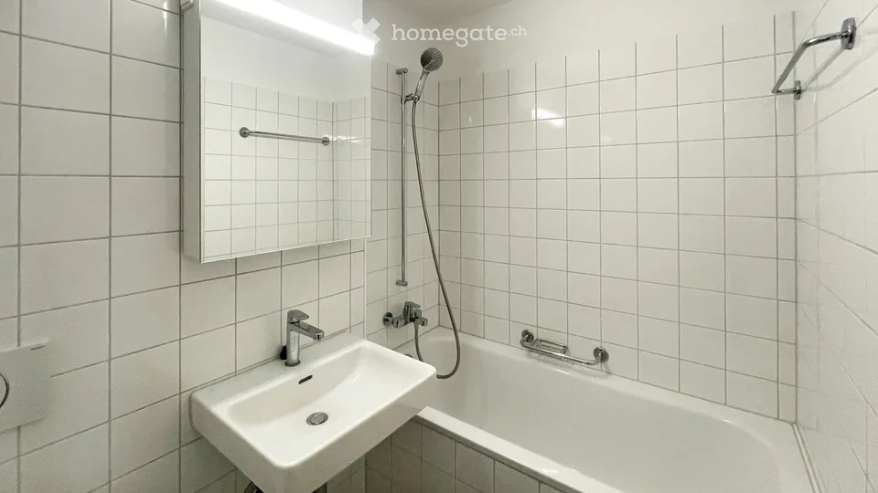 Helle 4.5-Zimmer-Wohnung mit Balkon in Lyss, ab 01.10.2026