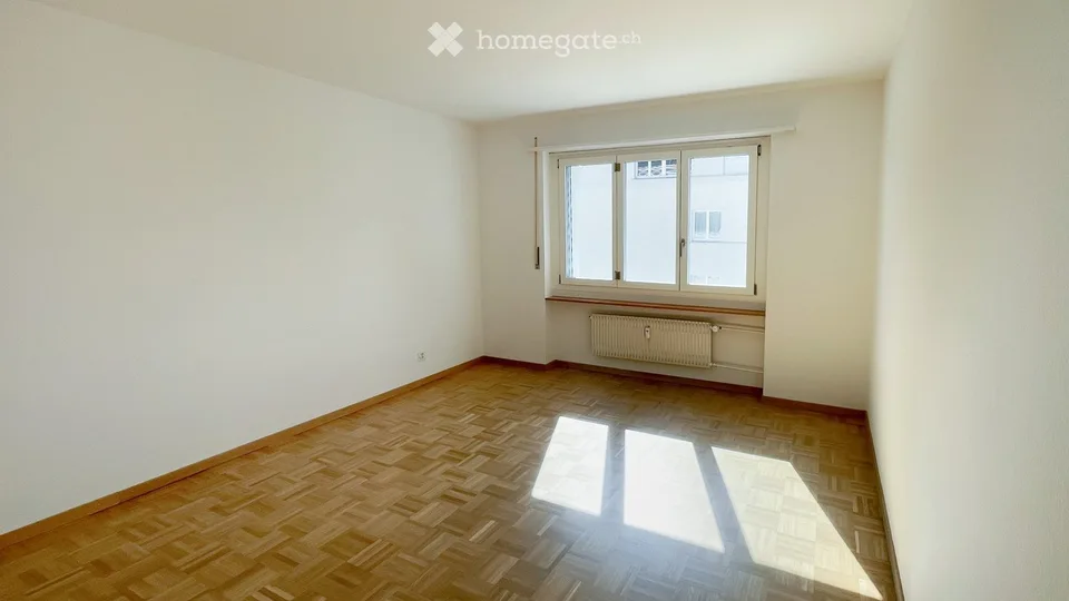 Helle 4.5-Zimmer-Wohnung mit Balkon in Lyss, ab 01.10.2026