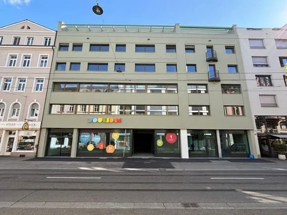 Kernsanierte Wohnung an TOPLAGE in Basel