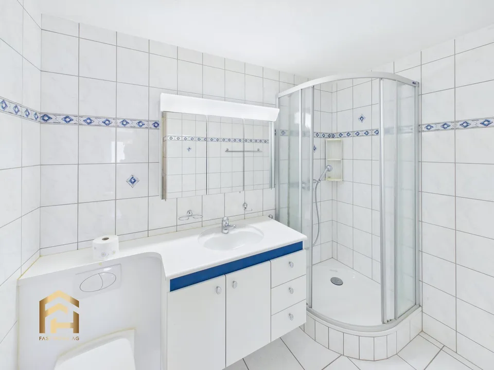 Interessante 4.5 Zimmerwohnung in bester Lage in Naters – Foto 9 von 12