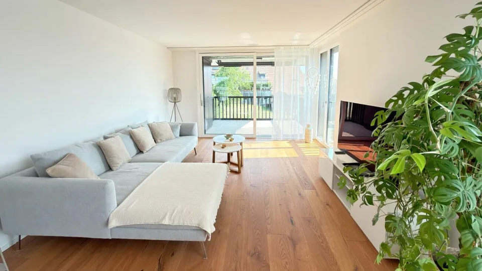 Modern 3.5-room apartment with two balconies and a magnificent view