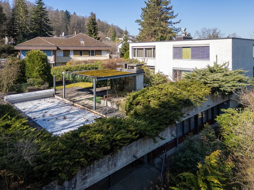 Ein Architektenhaus am Waldrand; Wohnen mit Stil und Privatsphäre