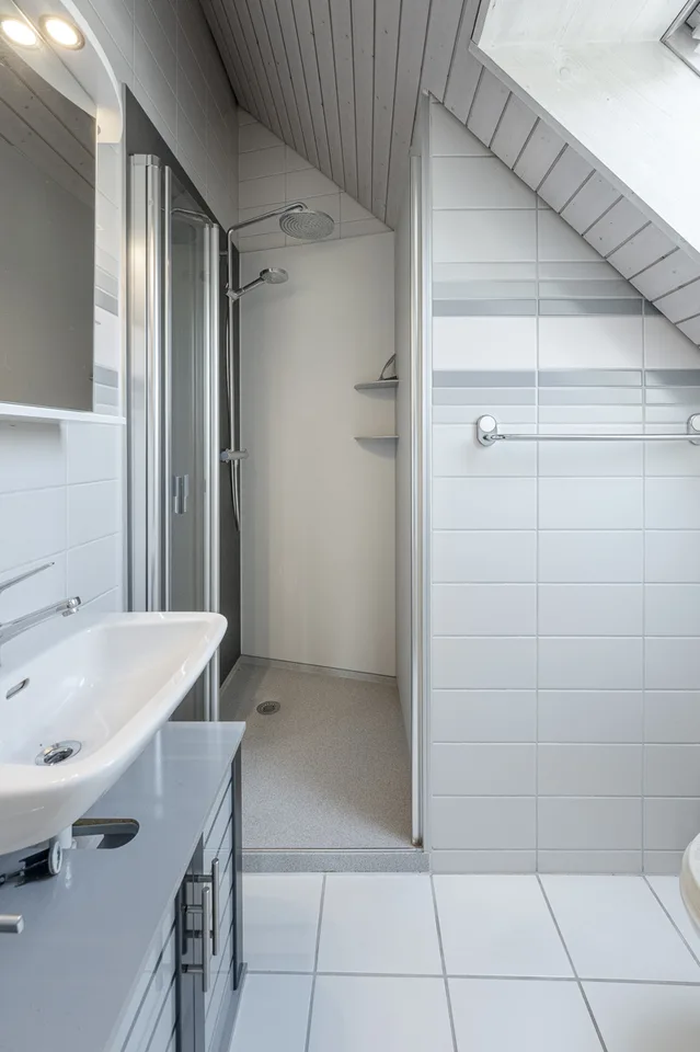 grosszügig Wohnen: Maisonettewohnung mit Blick ins Grüne – Foto 11 von 13