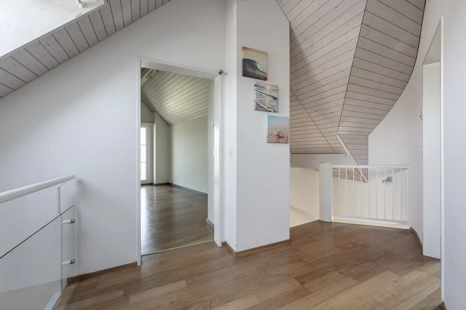 grosszügig Wohnen: Maisonettewohnung mit Blick ins Grüne – Foto 8 von 13