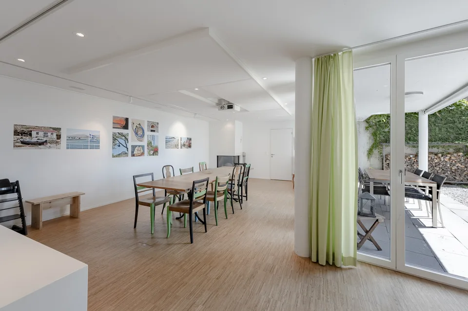 Appartement moderne et spacieux de 2,5 pièces avec place de parking – photo 11 sur 13