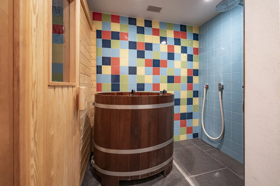 Appartement moderne et spacieux de 2,5 pièces avec place de parking – photo 12 sur 13