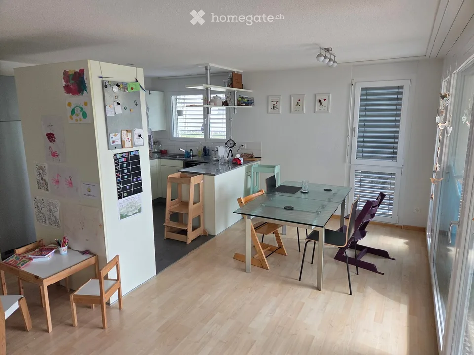 Gemütliche 4.5 Zimmer Wohnung in Hausen