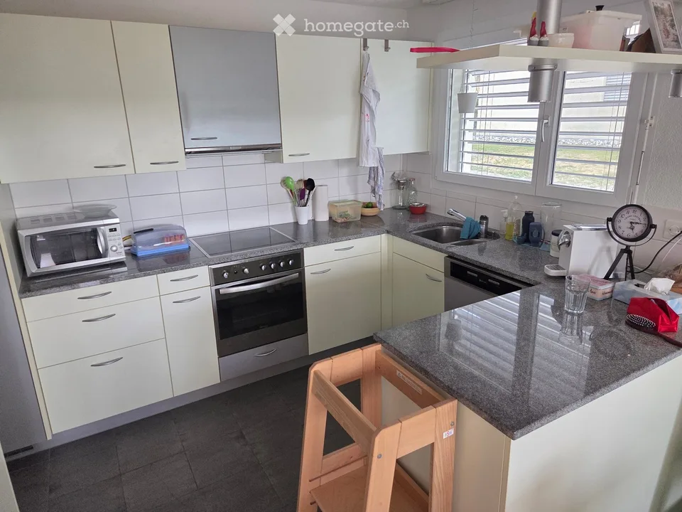 Gemütliche 4.5 Zimmer Wohnung in Hausen