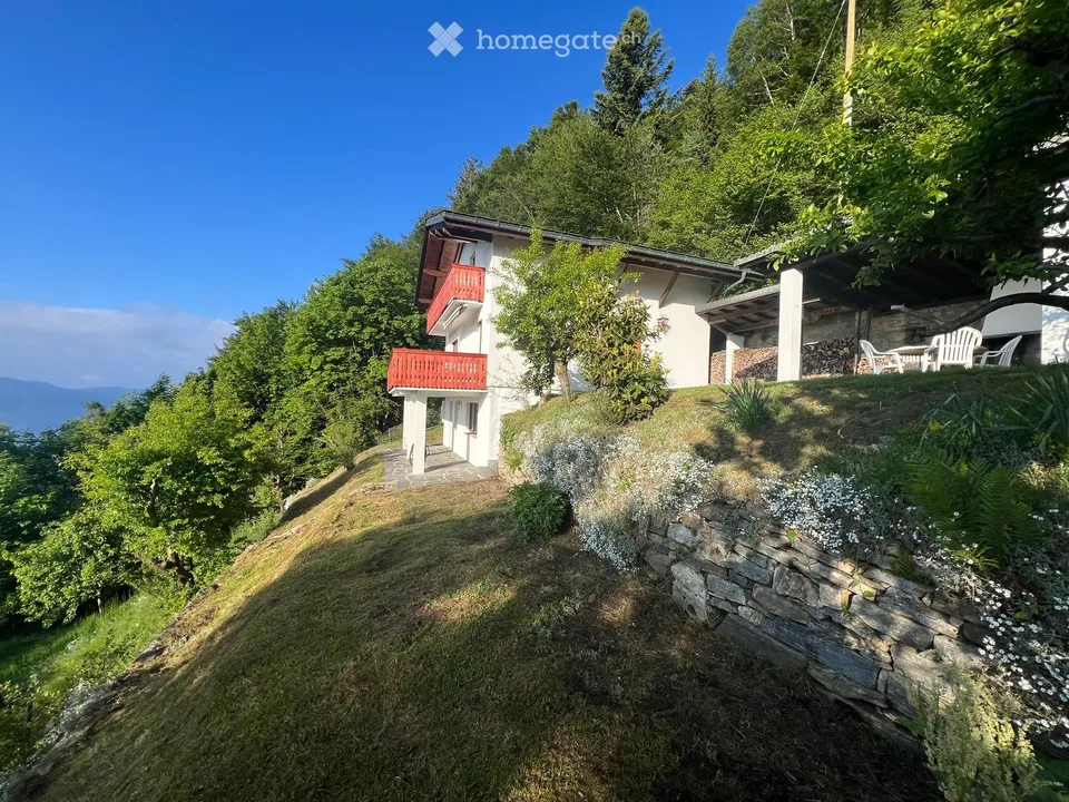 Chalet de montagne exclusif avec résidence secondaire sur Cardada / Tessin