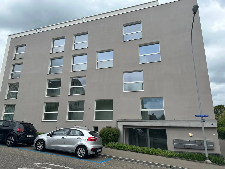 Einstellhallenplatz zu vermieten