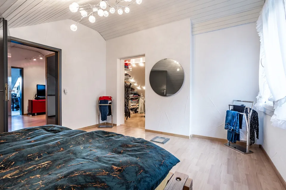 Grande casa unifamiliare in posizione privilegiata con vista sulla valle del Limmat – foto 8 di 13