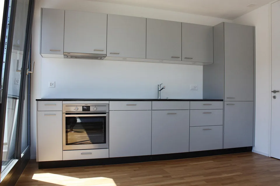 moderne 2.5-Zimmer-Attikawohnung in Herrenschwanden