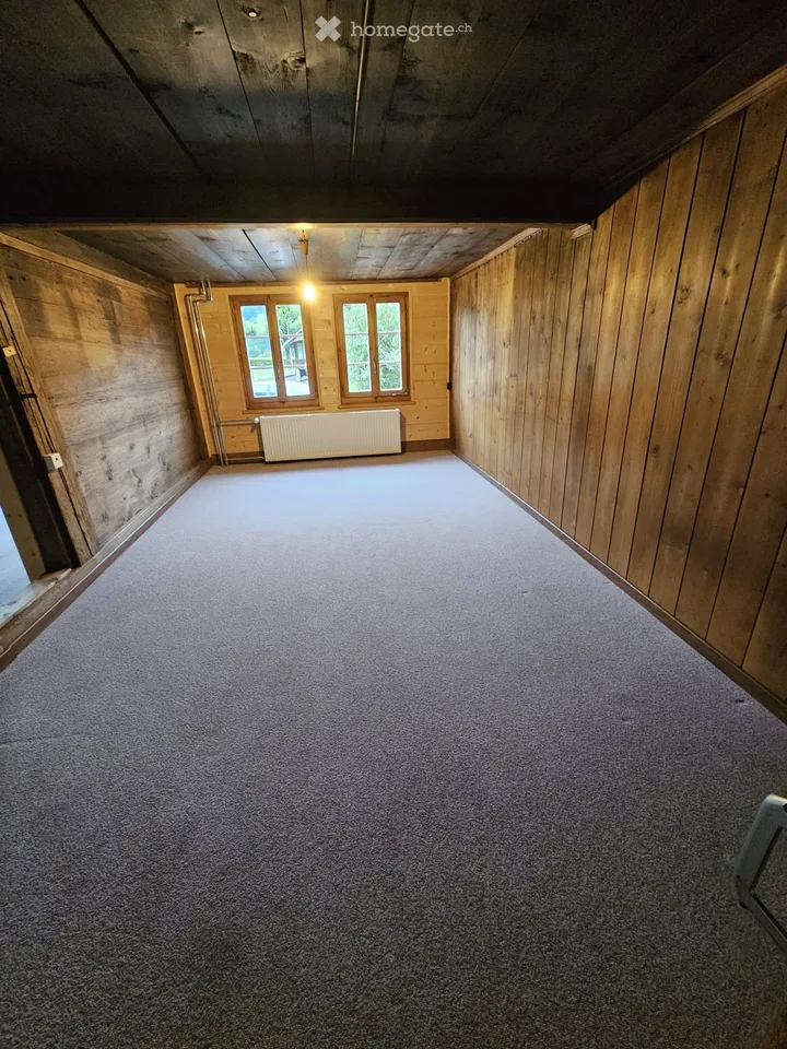5-Room Apartment/House with Outdoor Seating Area