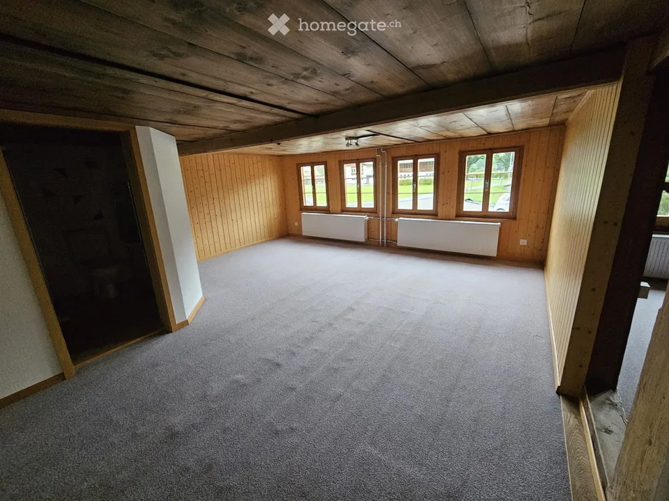 5-Room Apartment/House with Outdoor Seating Area