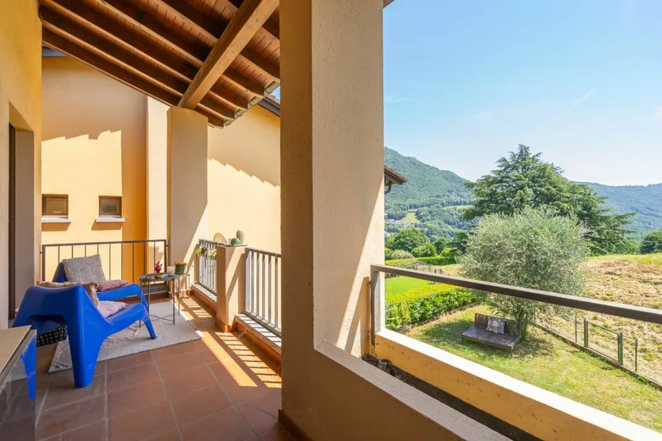 COLLINA D'ORO - HAUS MIT GARTEN IN EINEM DER BEGEHRTESTEN GEBIETE VON LUGANO