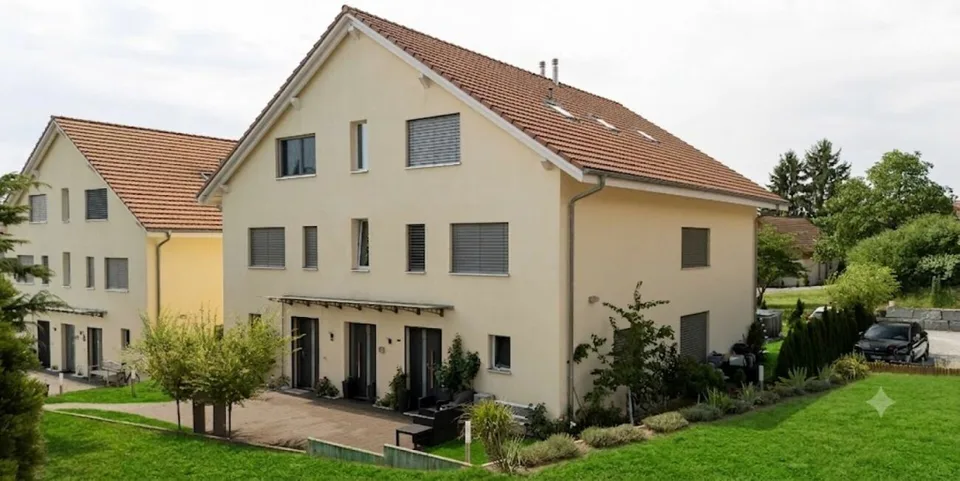 6.5 Zi Doppeleinfamilienhaus mit seperater 3.5 Zi Wohnung im DG