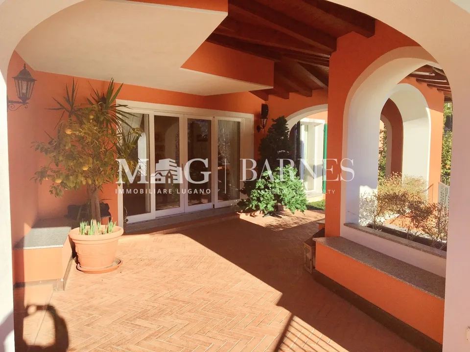 VILLA SIGNORILE con super Vista Lago Lugano