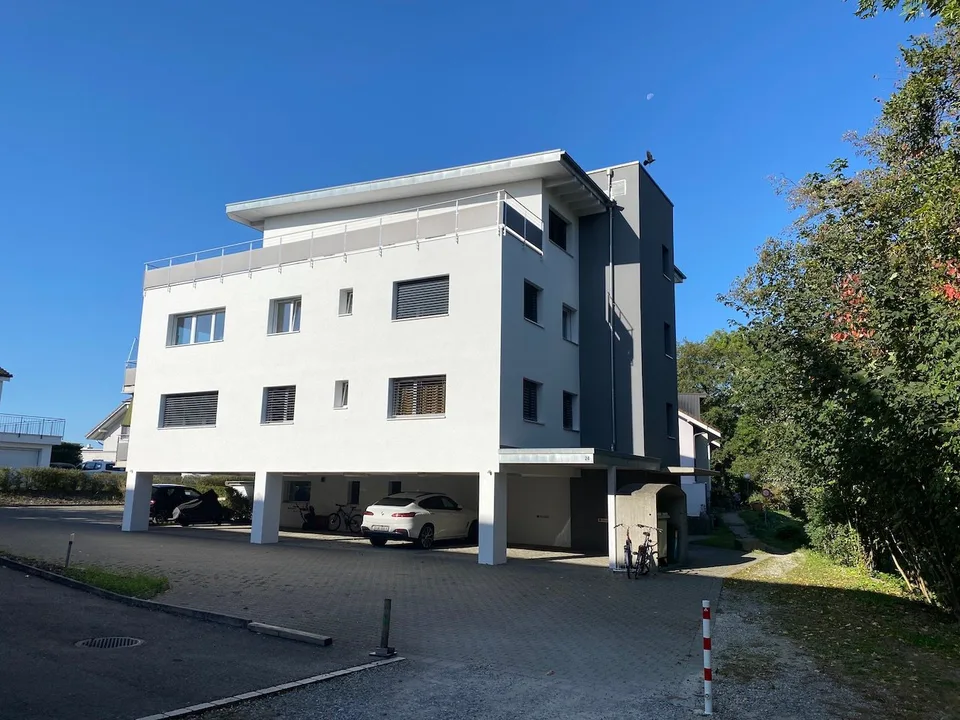 Quiet location, very beautiful apartment, just right...