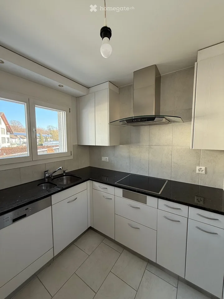 Moderne 4.5-Zimmer-Wohnung mit zusätzlichem Hobbyraum