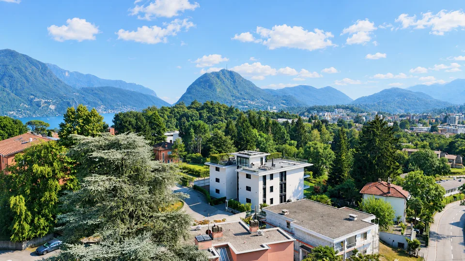 Elegante Appartamento di 3.5 locali con Vista Panoramica a Porza