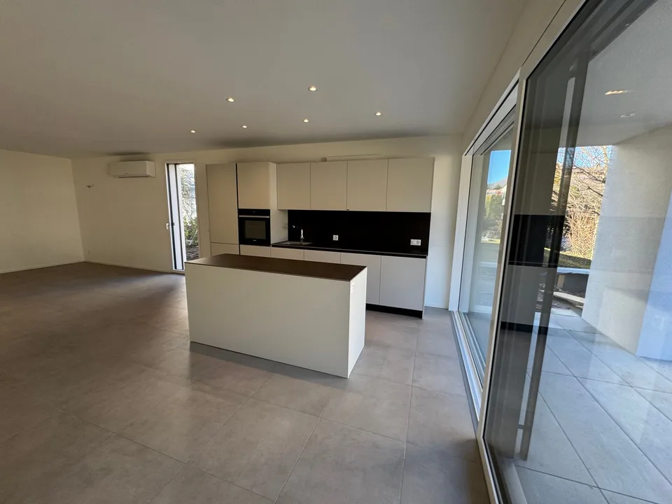 IMMEDIATELY HABITABLE - LAST AVAILABILITY - MODERN DUPLEX WITH PRIVATE GARDEN