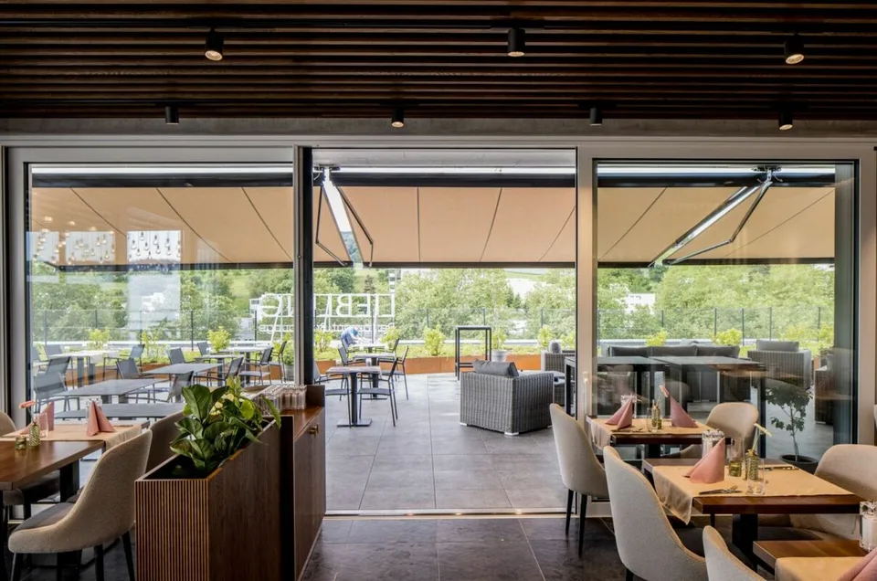 *Ristorante/Bar sul tetto in affitto*
