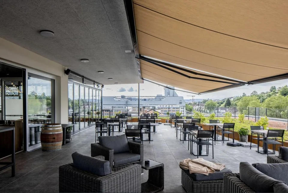 *Ristorante/Bar sul tetto in affitto*