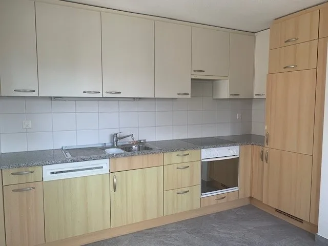Helle 3.5-Zimmer-Wohnung mit Balkon in ruhiger Lage