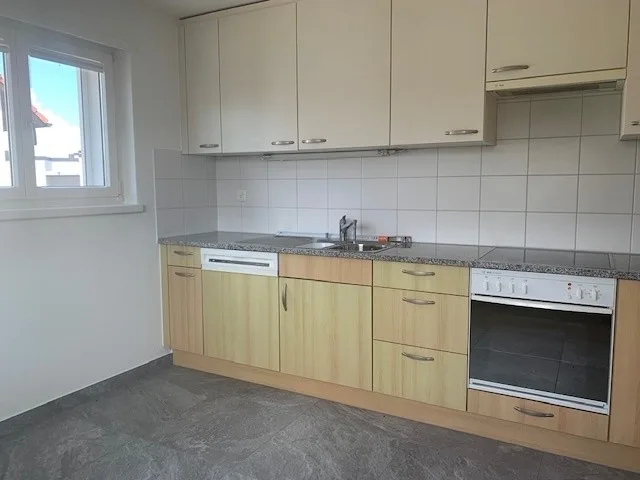 Helle 3.5-Zimmer-Wohnung mit Balkon in ruhiger Lage
