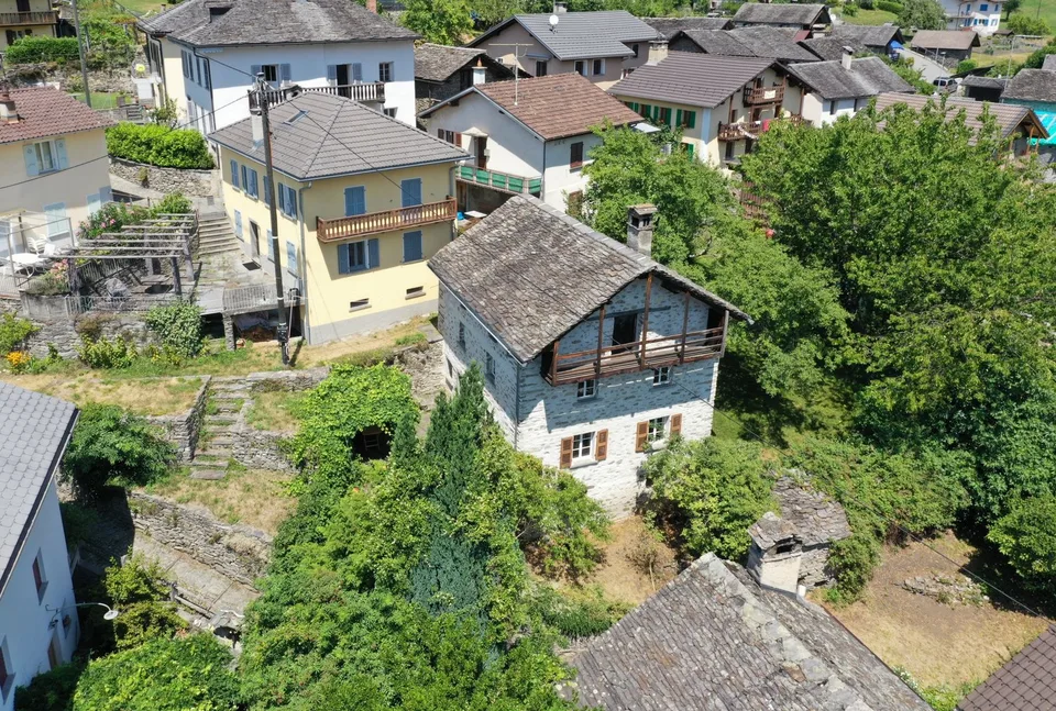 Maison en pierre rustique calme et ensoleillée dans la vallée de Calanca – photo 19 sur 21