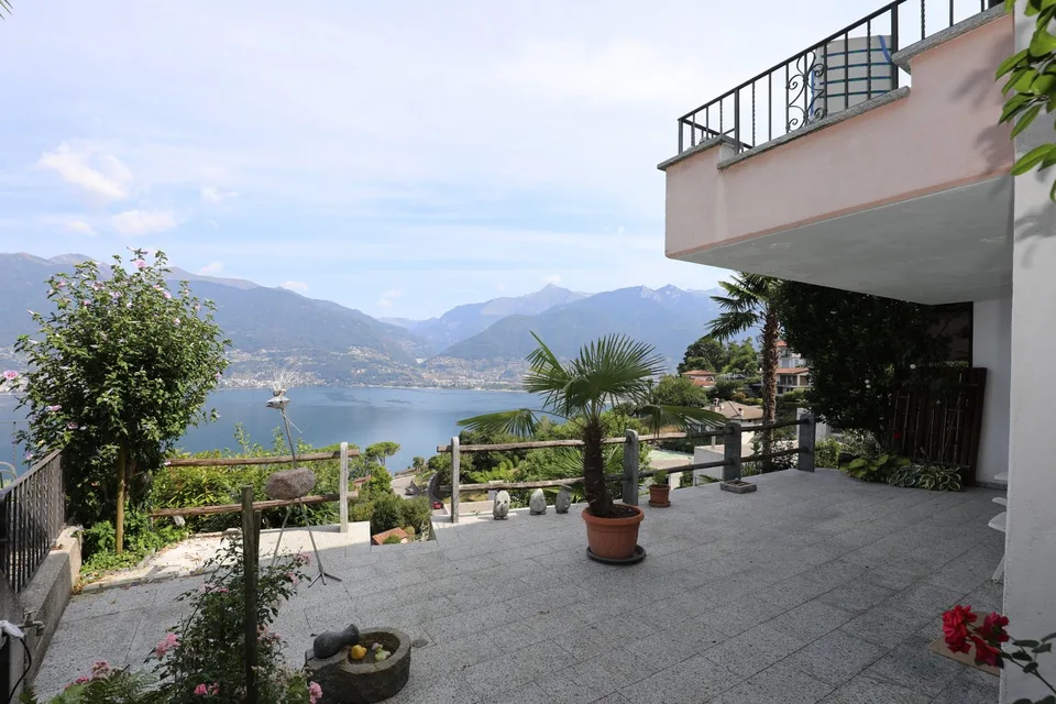 Demi-maison mit une vue splendide sur le lac Majeur