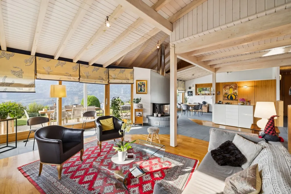 Villa von Ausnahme mit Panoramablick & zeitgenössischer Eleganz – Foto 6 von 11