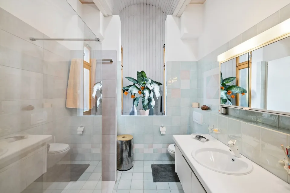 Villa von Ausnahme mit Panoramablick & zeitgenössischer Eleganz – Foto 10 von 11