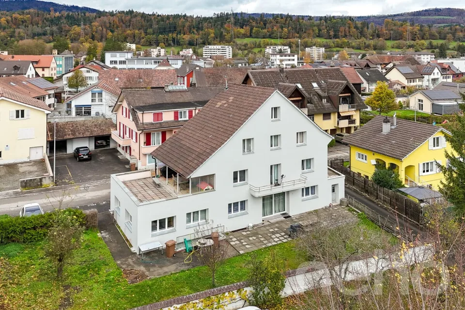Immeuble avec excellent Rendement Entièrement Rénové  !