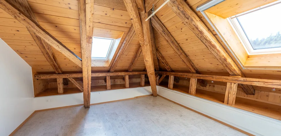 Charmante 3.5-Zimmer-Dachwohnung in Grünenmatt