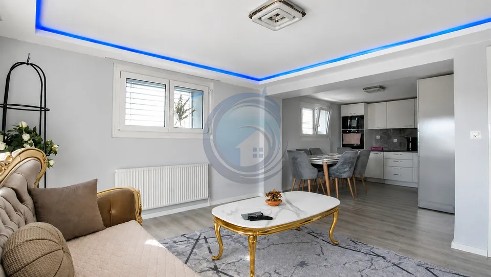 BELLE VILLA INDIVIDUELLE RÉNOVÉE AVEC GRAND TERRAIN ET VUE DÉGAGÉE