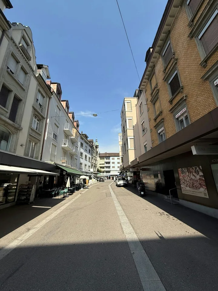 Posizione principale con alta frequentazione pedonale - spazio commerciale a Oerlikon