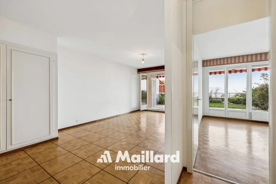 4.5 rooms with large lake-facing terrace