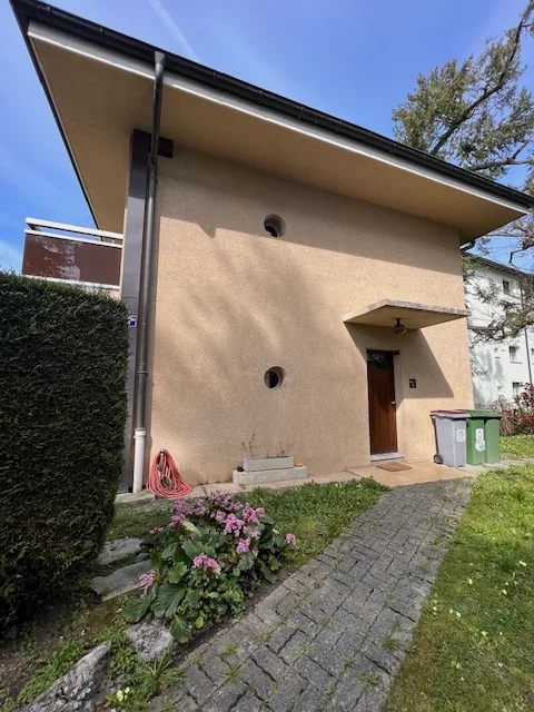 Haus mit zwei Apartments in Viager, teilweise bewohnt, in Lausanne Vennes