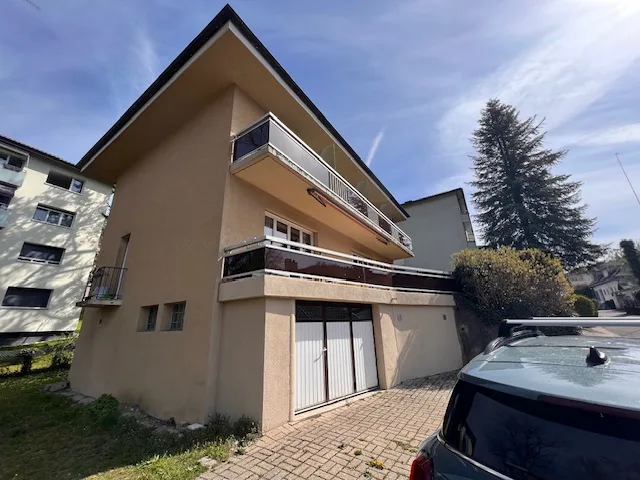 Haus mit zwei Apartments in Viager, teilweise bewohnt, in Lausanne Vennes