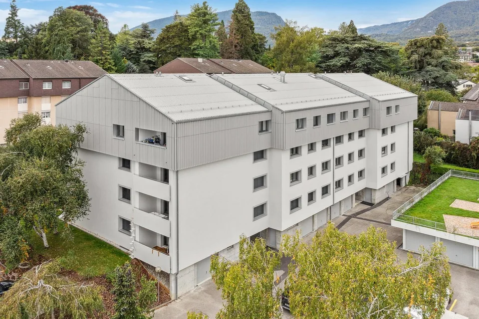 Minergie Building | Renovated Apartment with Free Caution