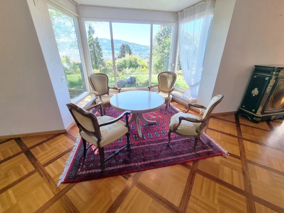 8.5-Zimmer-Landhausvilla an bester Aussichtslage mit grossem Garten